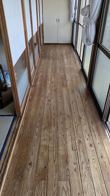 筑西市M様邸　廊下　床張り替え　檜縁甲板→東洋テックスAA 施工Before写真